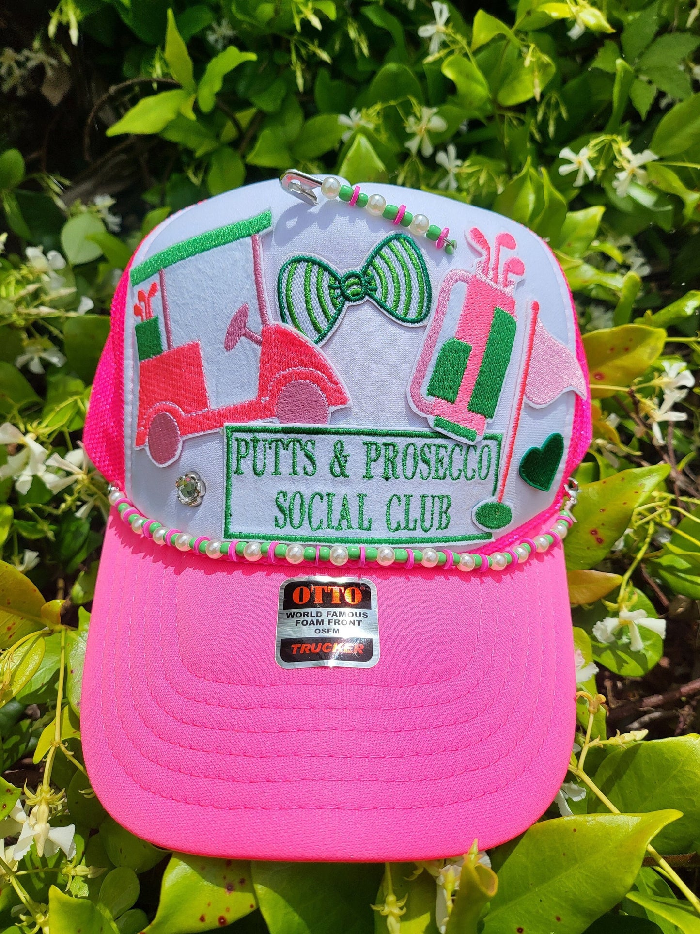Putts and Prosecco golf themed green iron on or sew on embroidered patche. 1 patch. Hat not included.